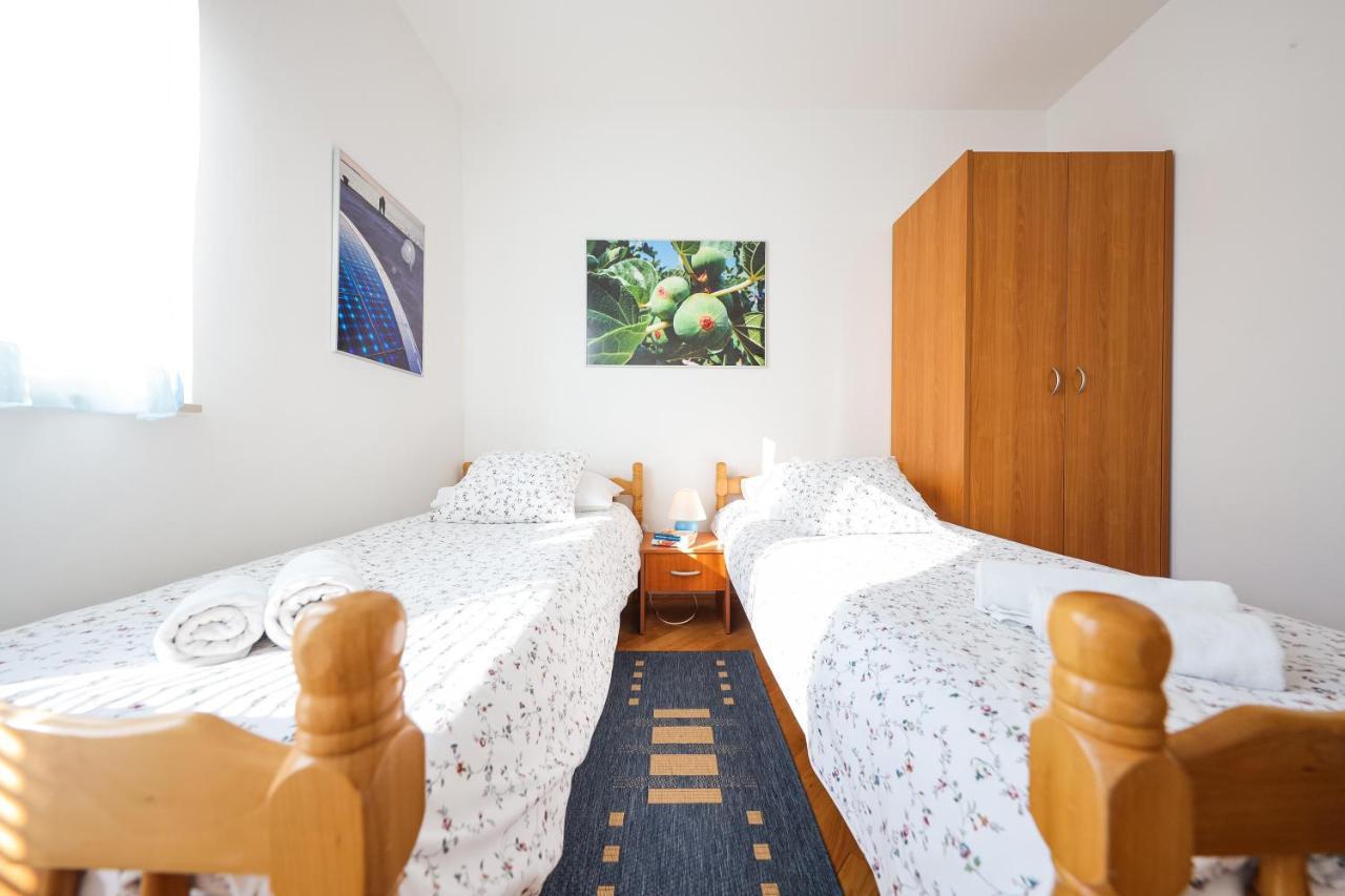 Luton Apartment Zadar Kozino Heating Pool & Jacuzzi Esterno foto