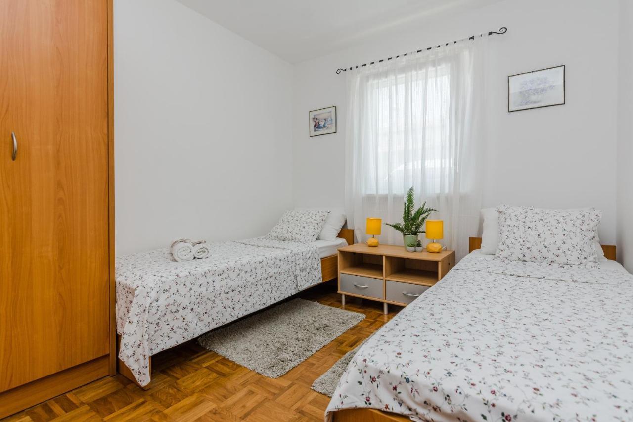 Luton Apartment Zadar Kozino Heating Pool & Jacuzzi Esterno foto