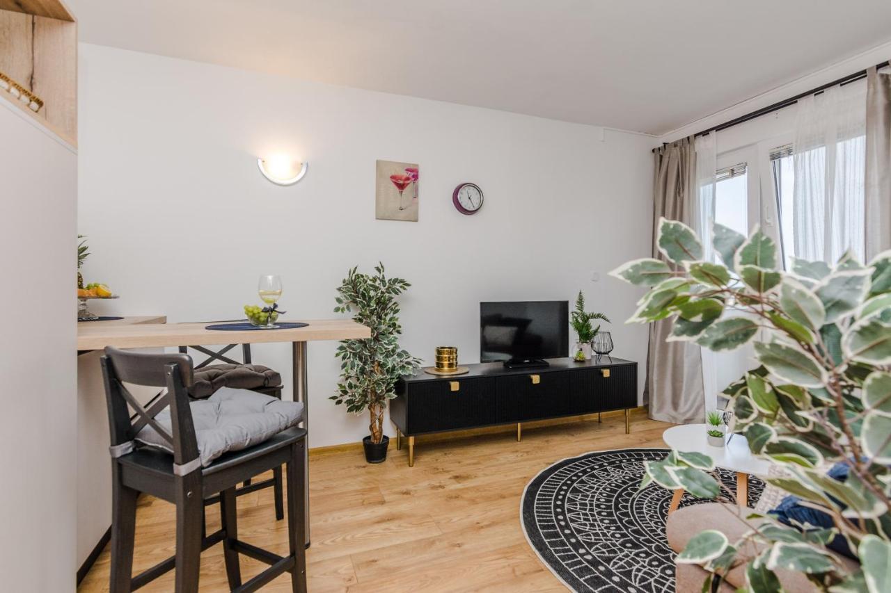 Luton Apartment Zadar Kozino Heating Pool & Jacuzzi Esterno foto